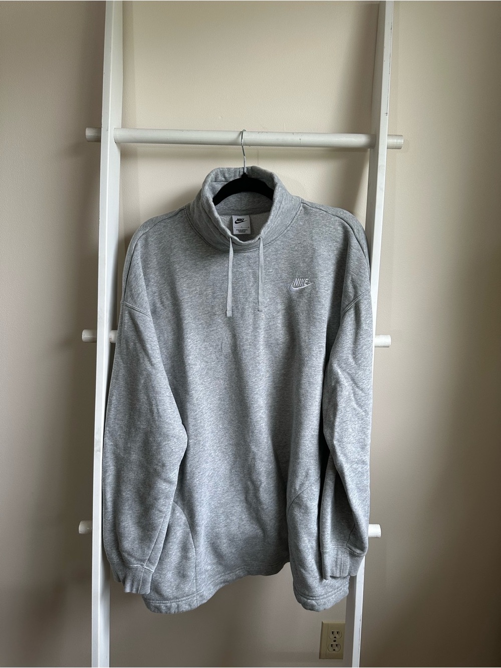 Nike Light Heather Gray Crewneck Sweatshirt